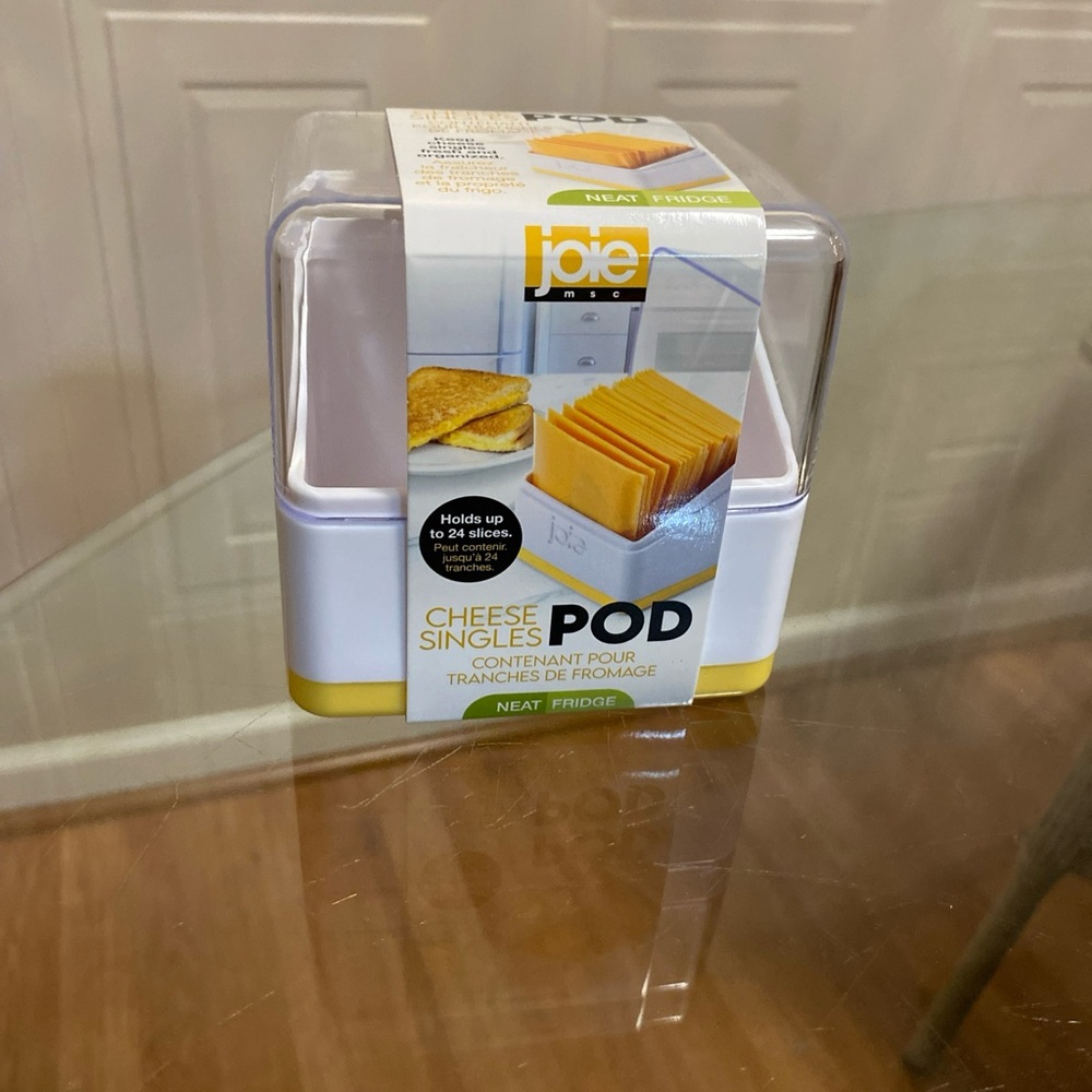Joie Moo Pod  Sliced Cheese Storage Container for Fridge .